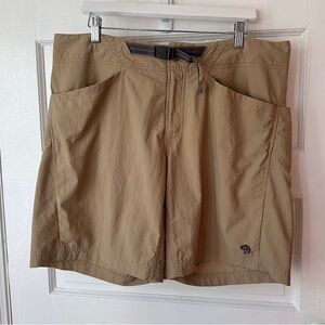 Mountain Hardwear Women’s Hiking Shorts Sz 14 Tan Nylon Belted Waist Pockets‎